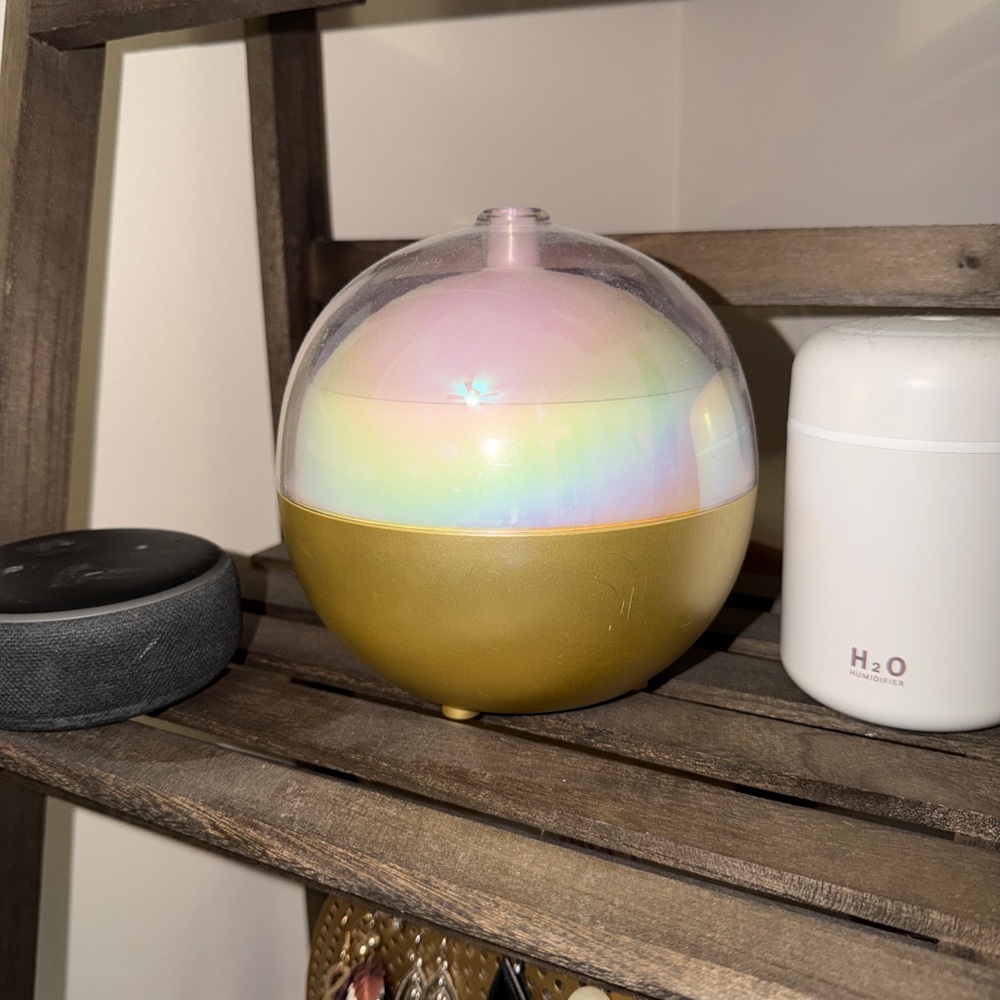 Iridescent Gold Spherical Diffuser